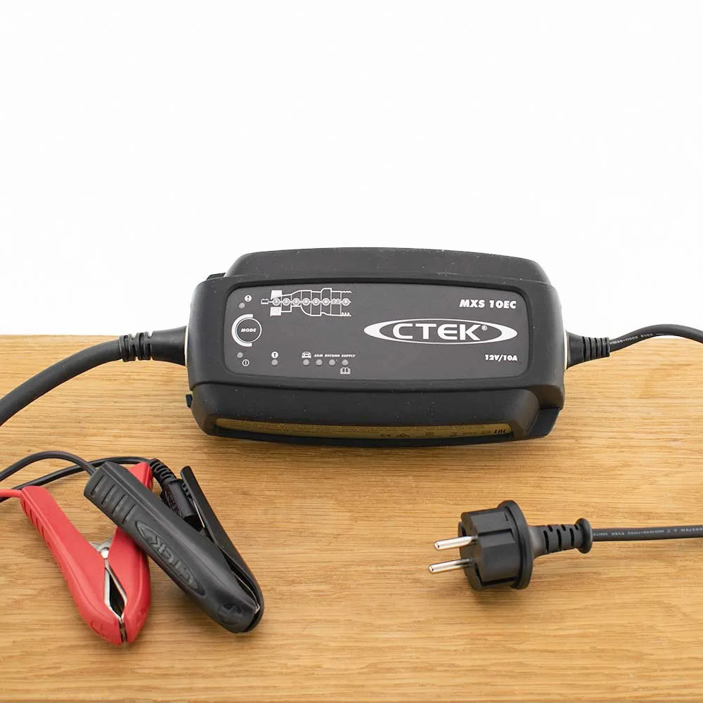 MXS10 Ext. Cables (4m) + Bumper (12V / 10A) van CTEK – productfoto