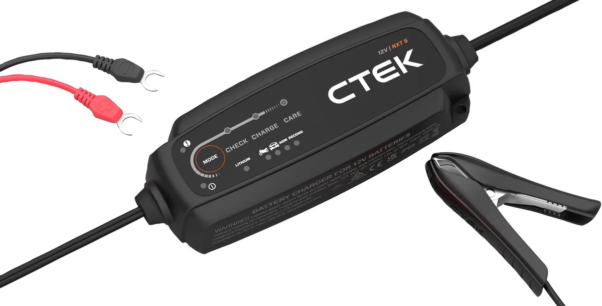 Nxt 5 Eu 12v 5a Batterijlader Transparant van CTEK in Zwart – productfoto