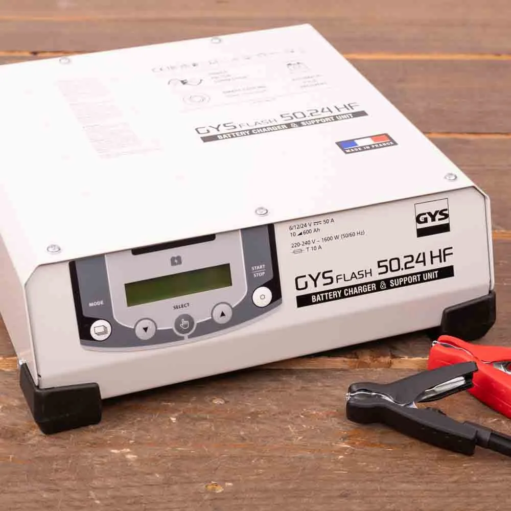 acculader met voeding GYSFLASH 50.24 HF 2.5M van GYS – productfoto