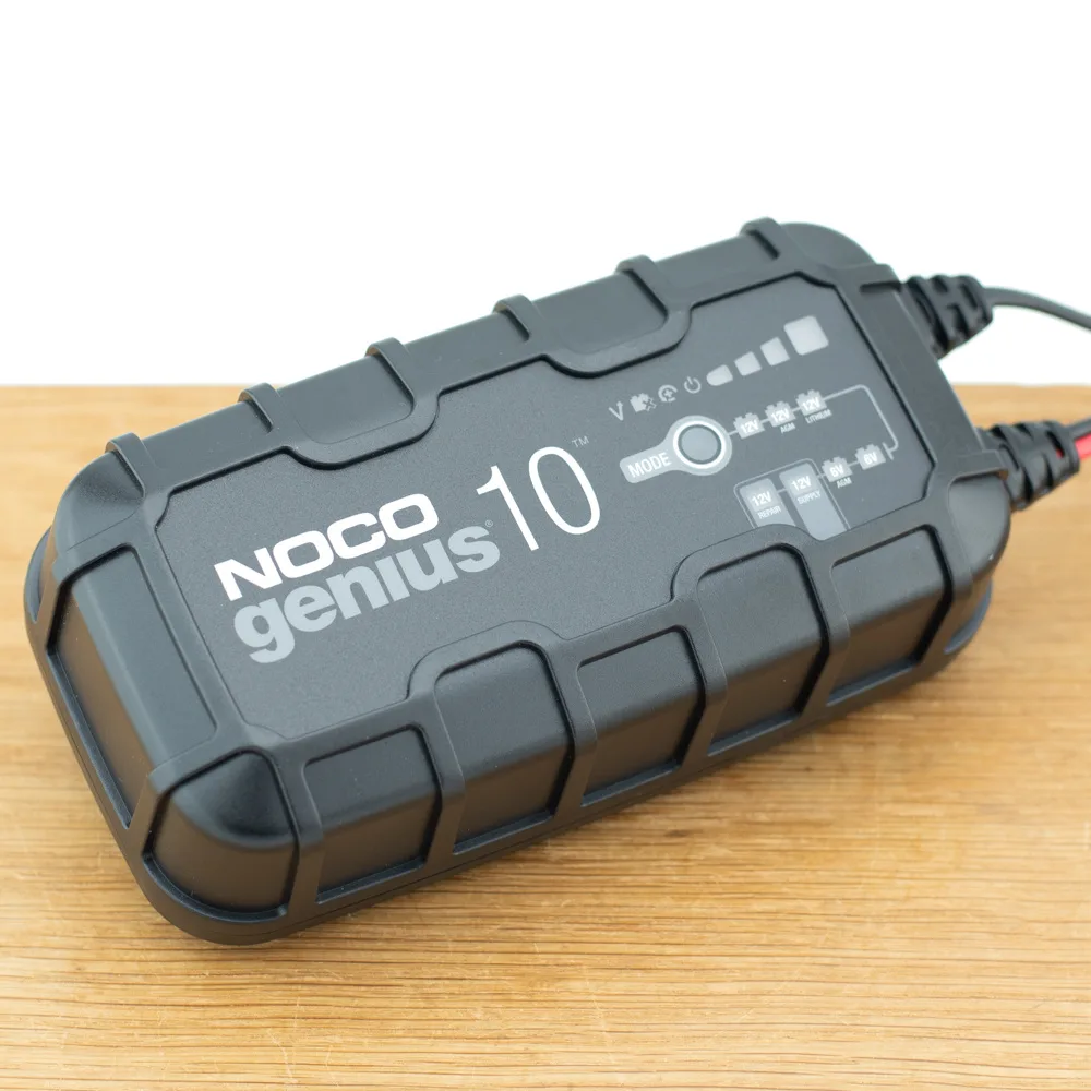 10 Acculader/ Druppellader van NOCO – productfoto