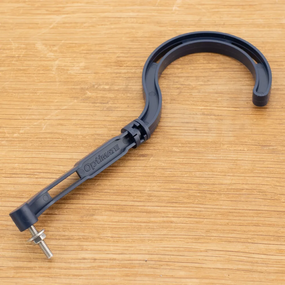 Handige ophanghaak voor acculaders van TecMate – productfoto