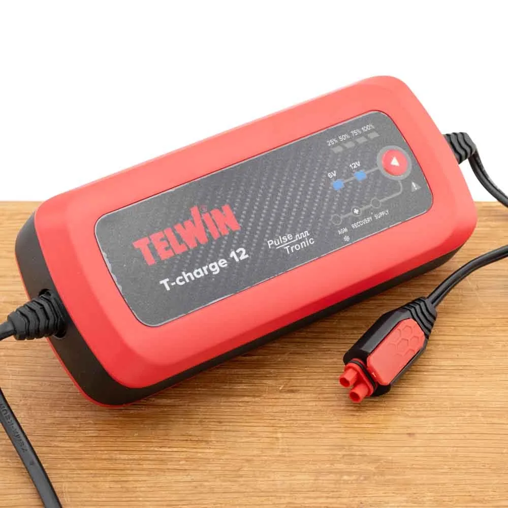 T-Charge 12 | 6V + 12V van Telwin – productfoto