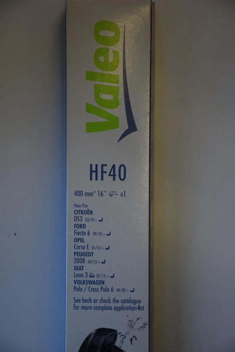 Ruitenwisser HYDRO-CONNECT HF40 Voorzijde van Valeo in Zwart – productfoto