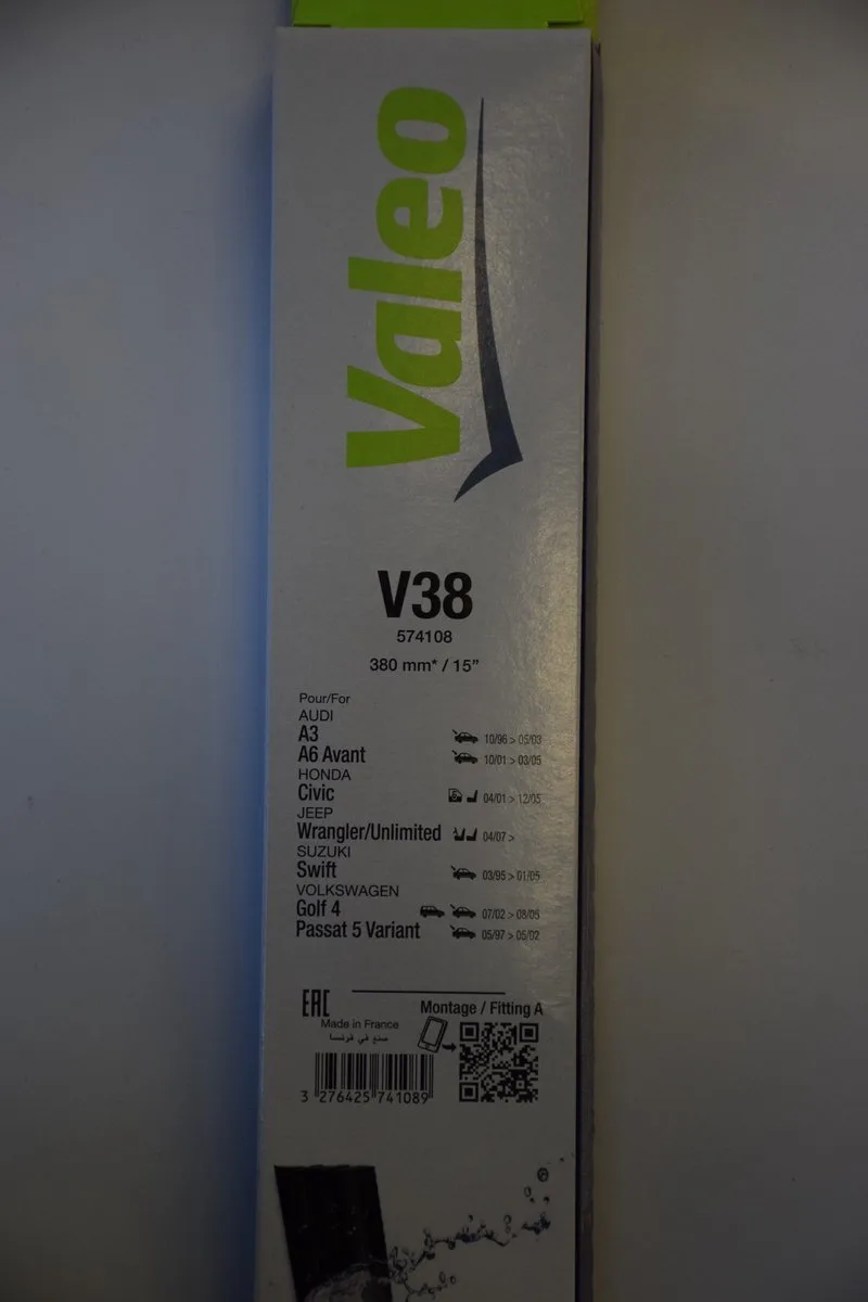 Silencio V38 Front Wiper 1st van Valeo in Zwart – productfoto